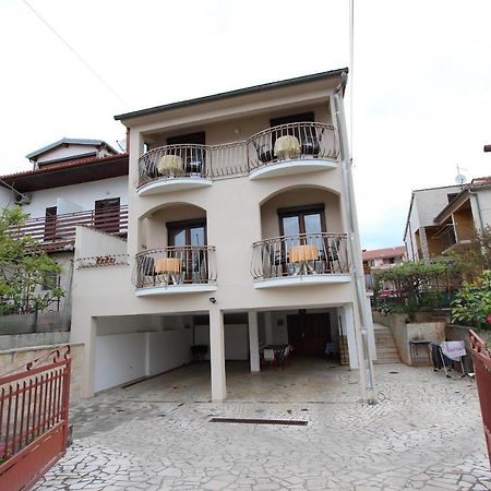Apartments Fabris Ровінь Екстер'єр фото
