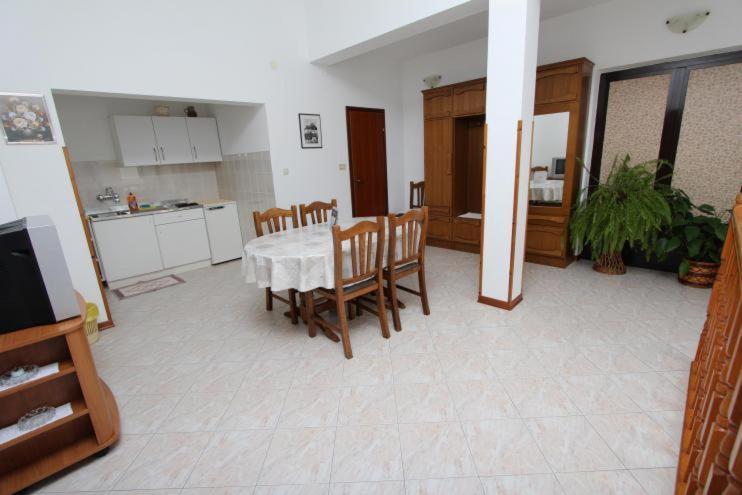 Apartments Fabris Ровінь Екстер'єр фото